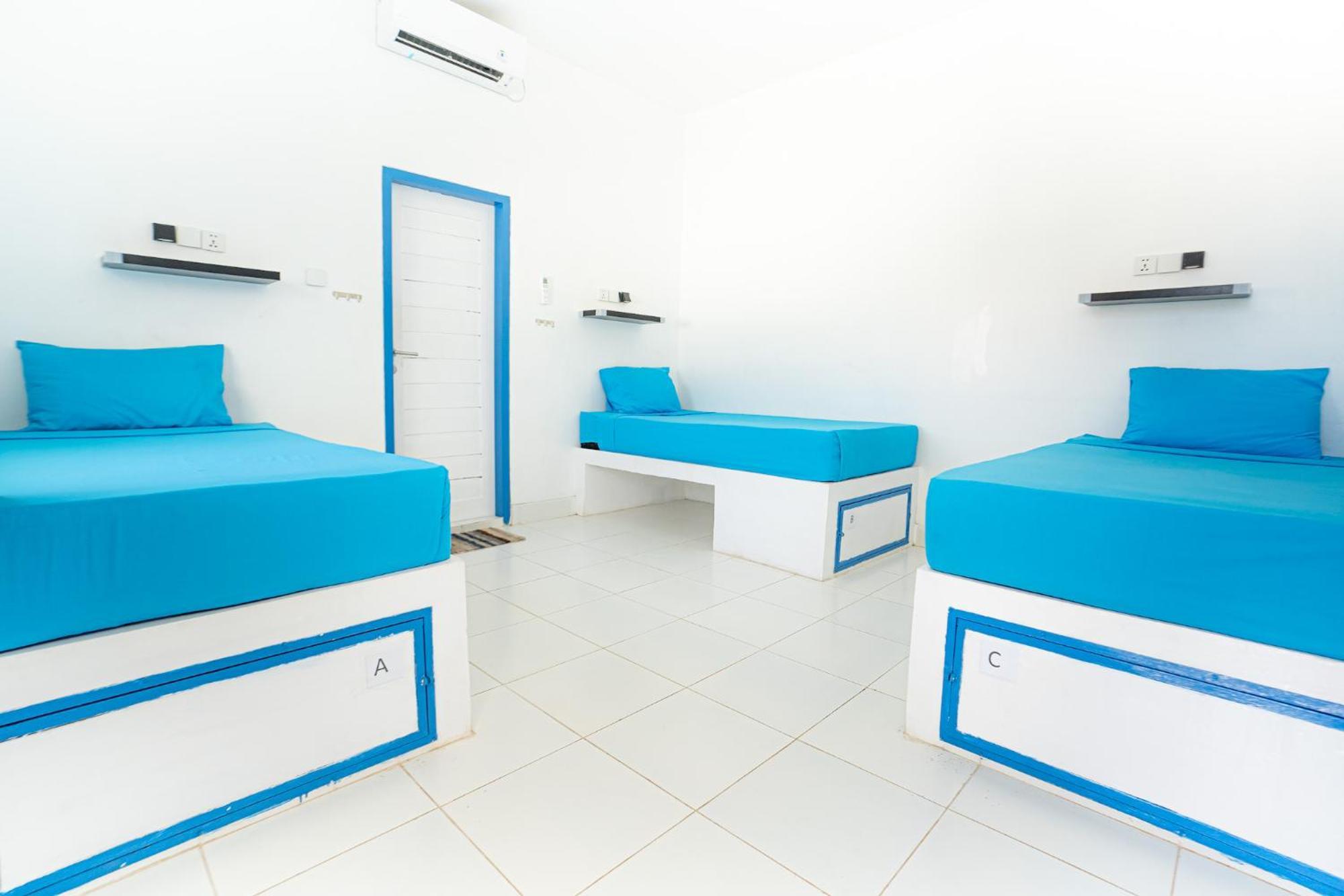 Atlas Gili Party Hostel กีลีตราวางัน ภายนอก รูปภาพ