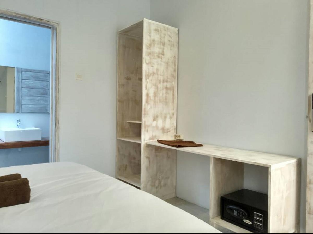 Atlas Gili Party Hostel กีลีตราวางัน ภายนอก รูปภาพ