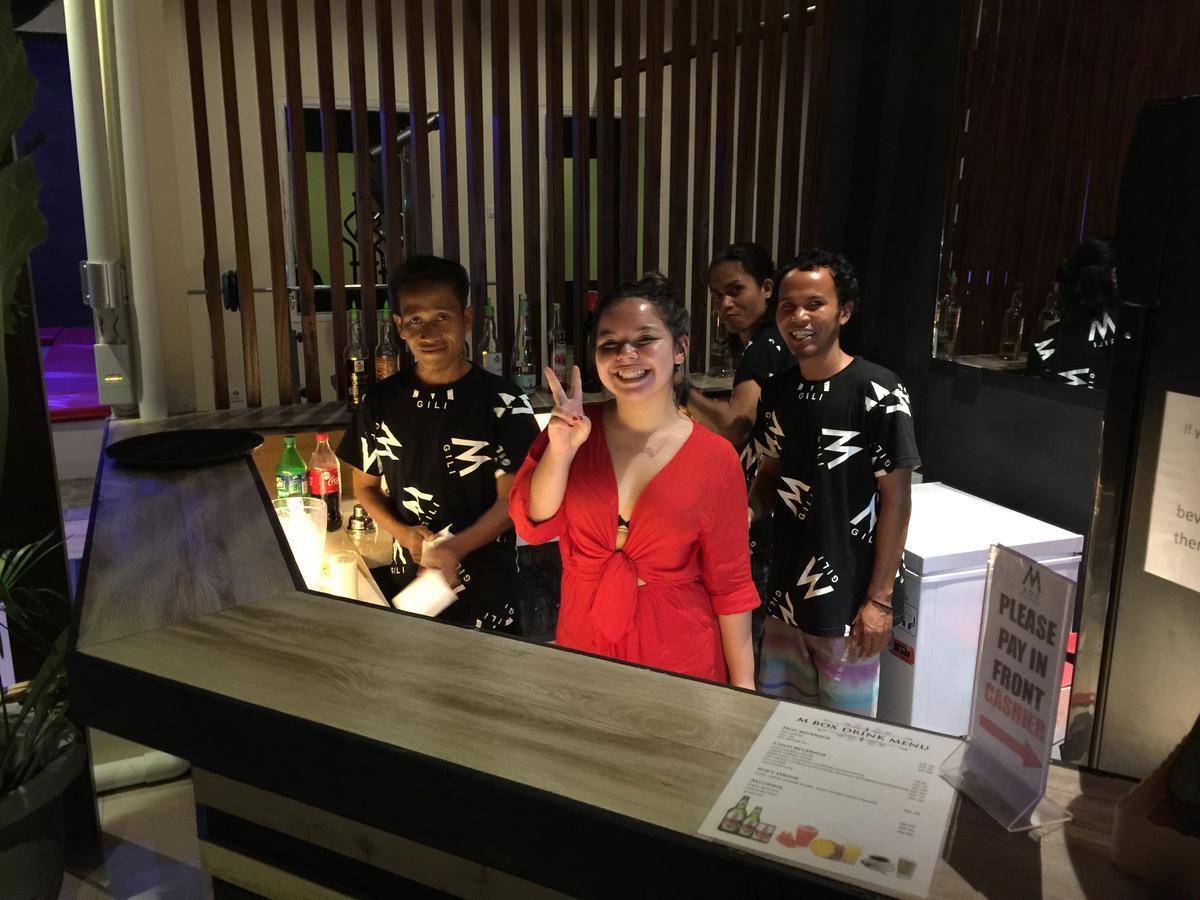 Atlas Gili Party Hostel กีลีตราวางัน ภายนอก รูปภาพ