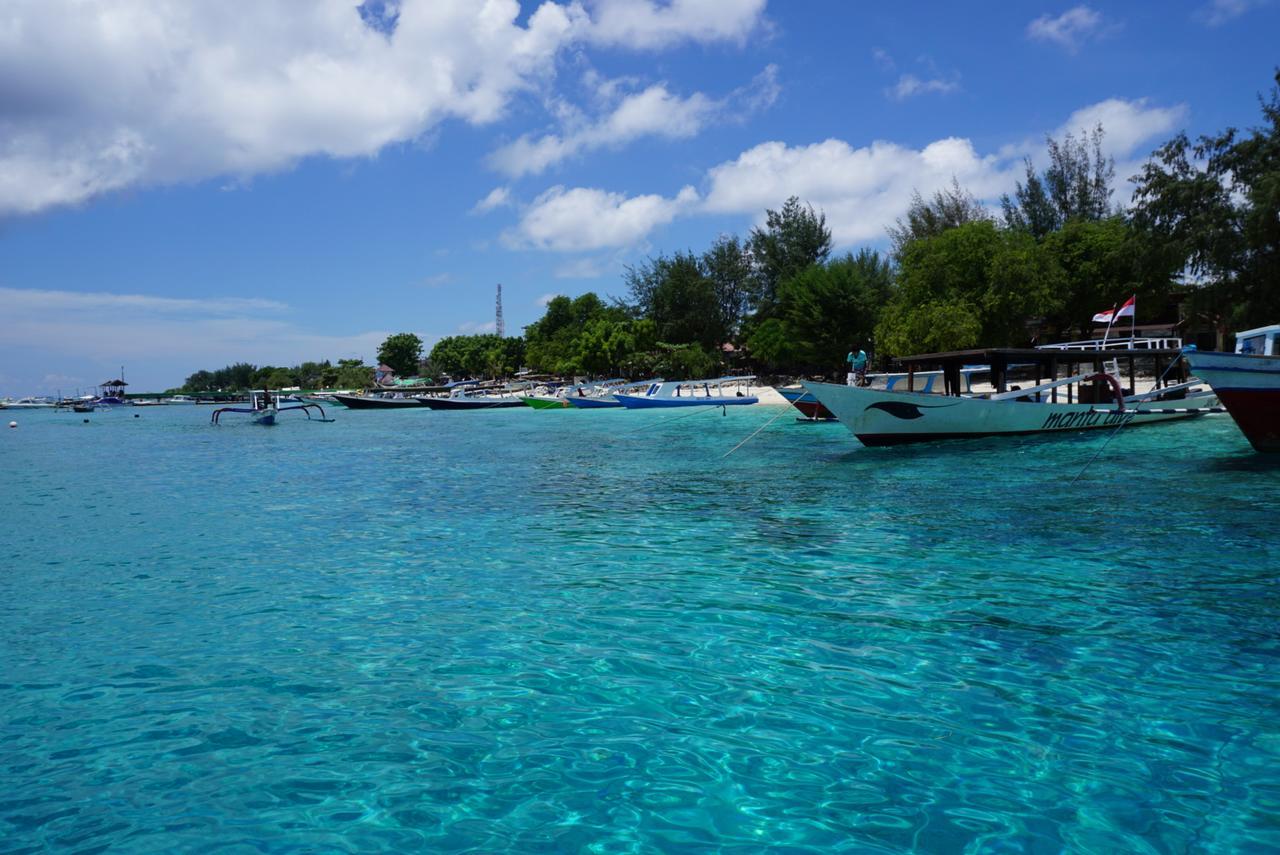 Atlas Gili Party Hostel กีลีตราวางัน ภายนอก รูปภาพ