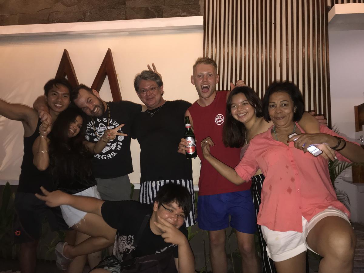 Atlas Gili Party Hostel กีลีตราวางัน ภายนอก รูปภาพ