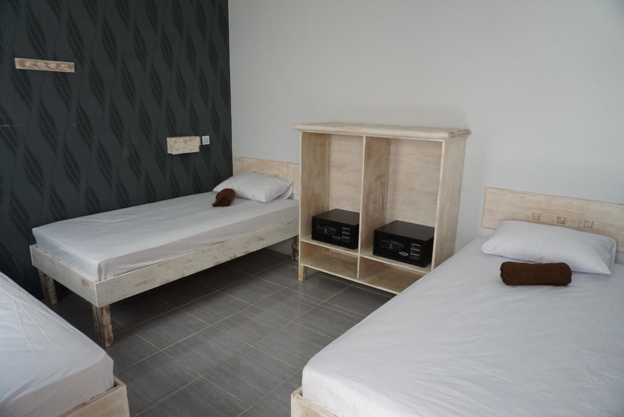 Atlas Gili Party Hostel กีลีตราวางัน ภายนอก รูปภาพ