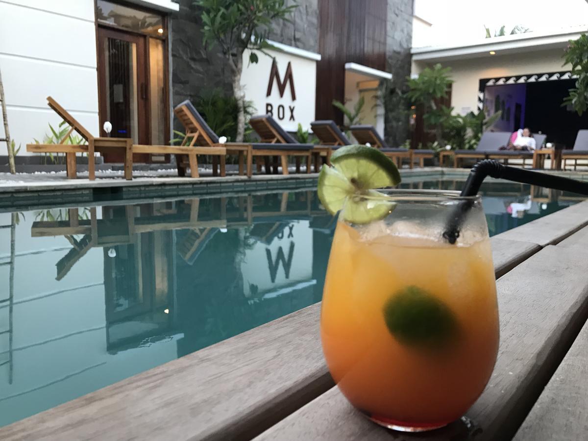 Atlas Gili Party Hostel กีลีตราวางัน ภายนอก รูปภาพ