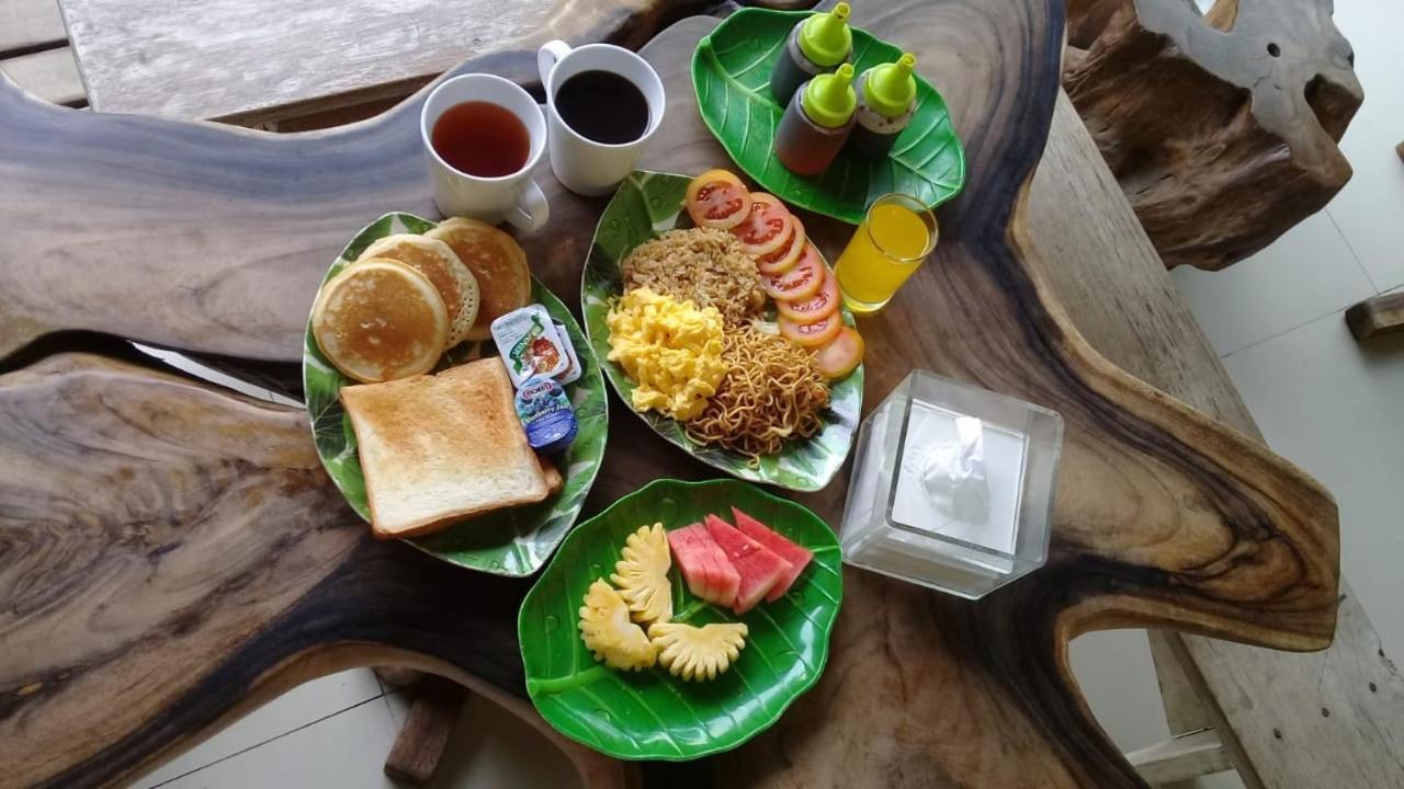 Atlas Gili Party Hostel กีลีตราวางัน ภายนอก รูปภาพ
